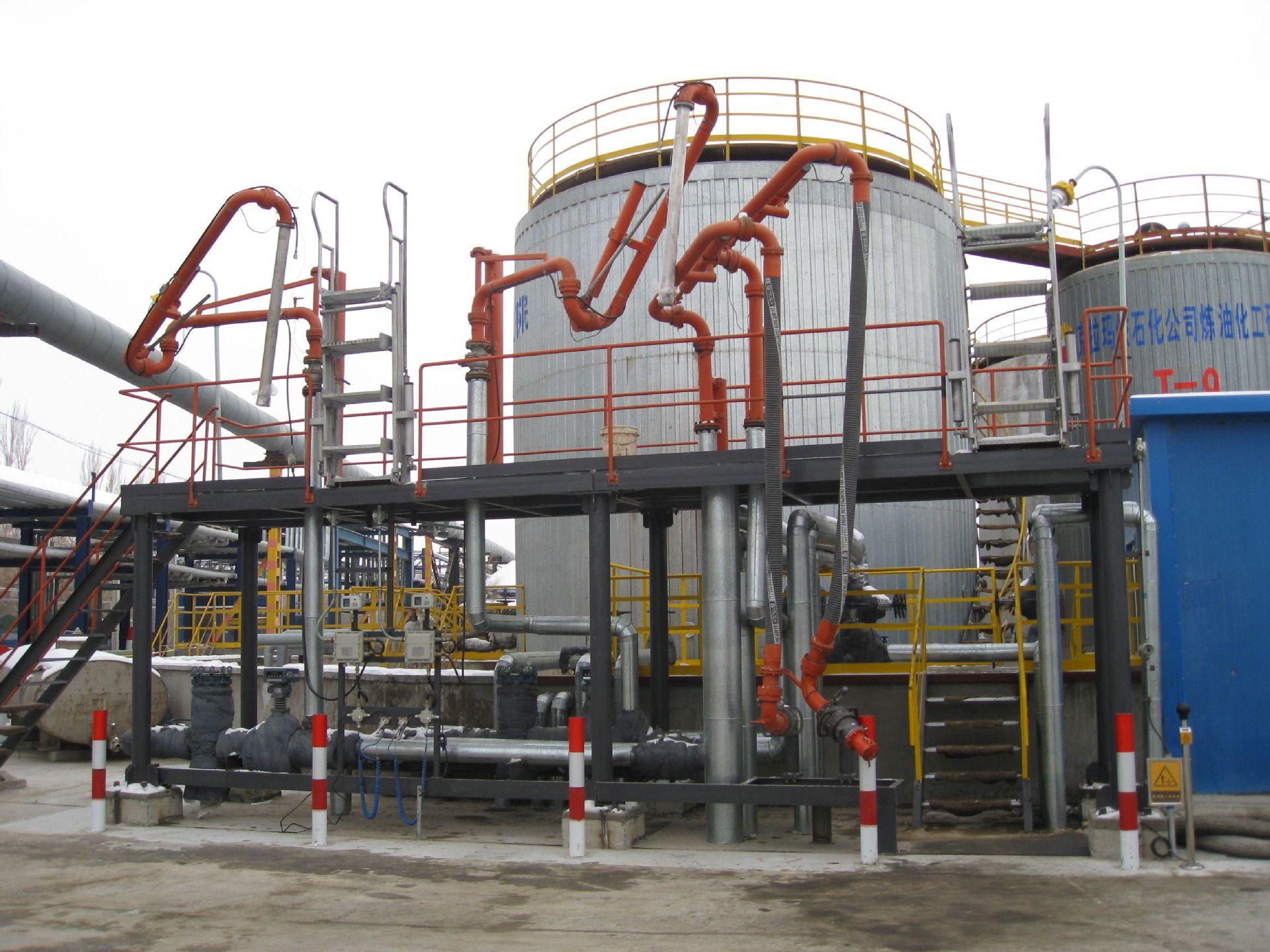 克拉瑪依裝車鶴管使用現(xiàn)場(chǎng)